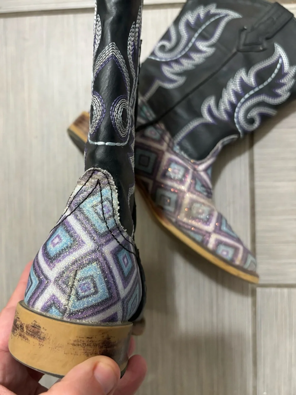 Roper distinctive ankle